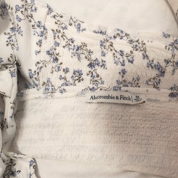 * Cute, Soft, Floral Top * - Picture 5 of 7